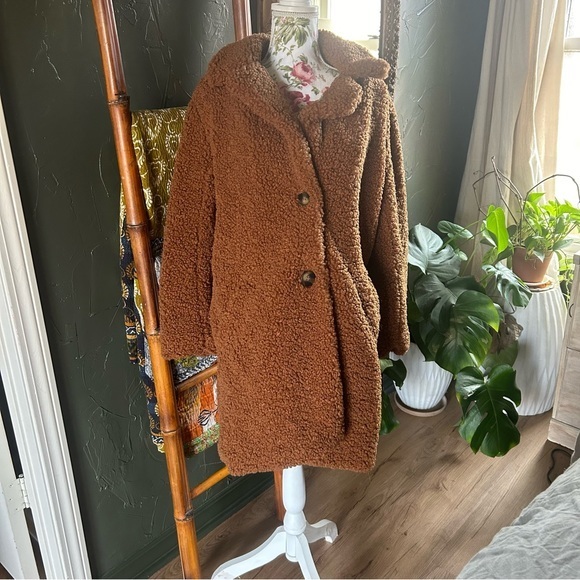 C & C California Long Teddy Coat Sz Large - Picture 1 of 5